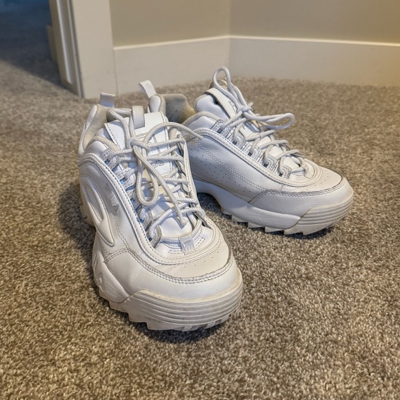 White Fila Disrupter 2 size 8.5 - Picture 2 of 3